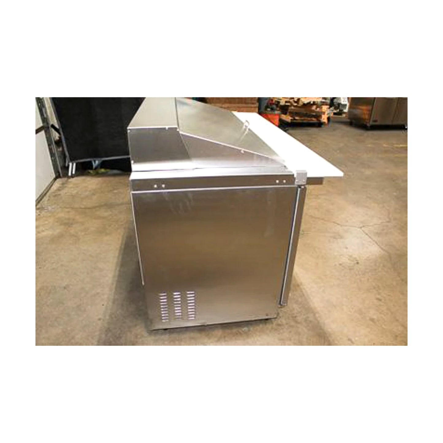 Polar PSP61M Mega-Top Sandwich Prep Table – 61″ Commercial Refrigerated Worktop