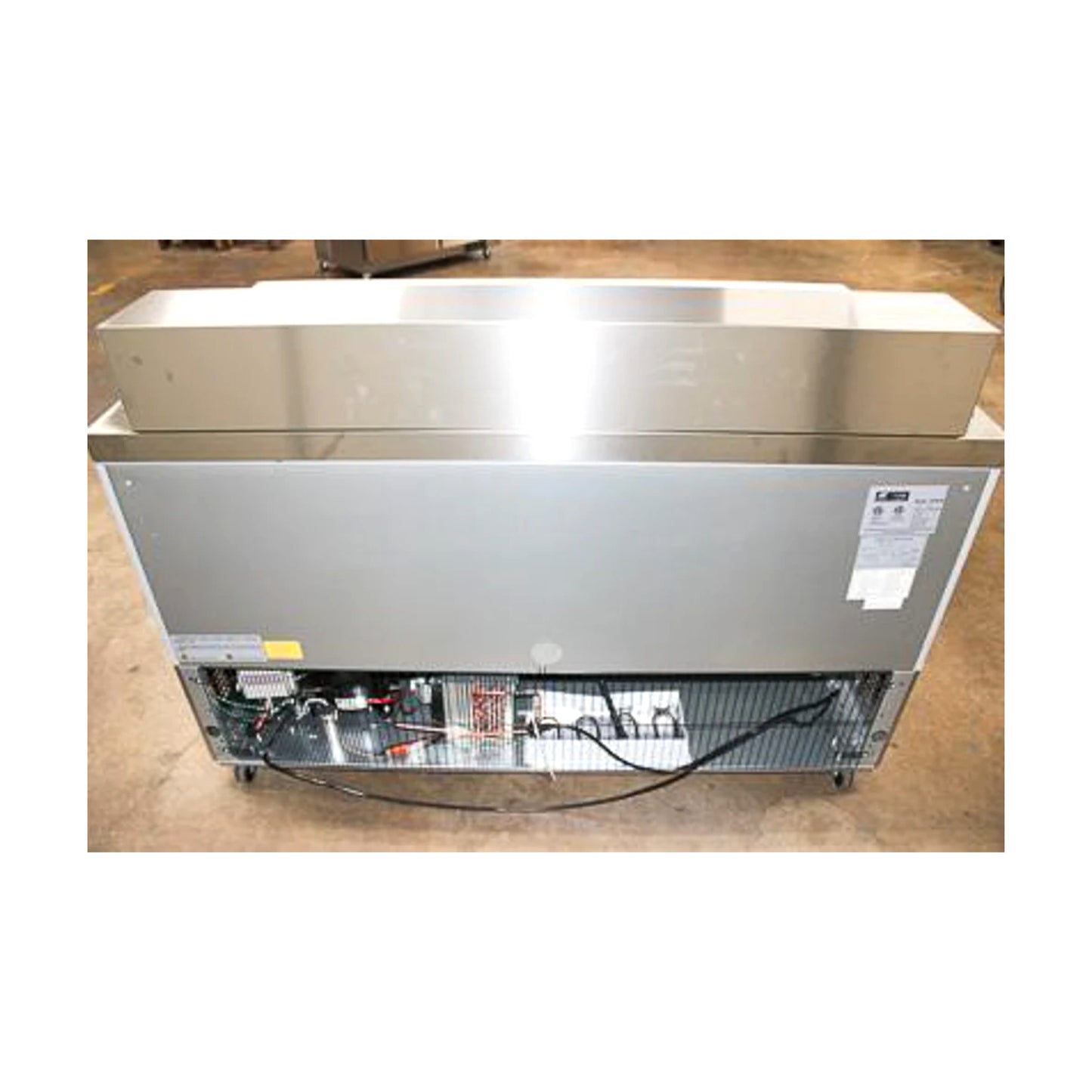 Polar PSP61M Mega-Top Sandwich Prep Table – 61″ Commercial Refrigerated Worktop