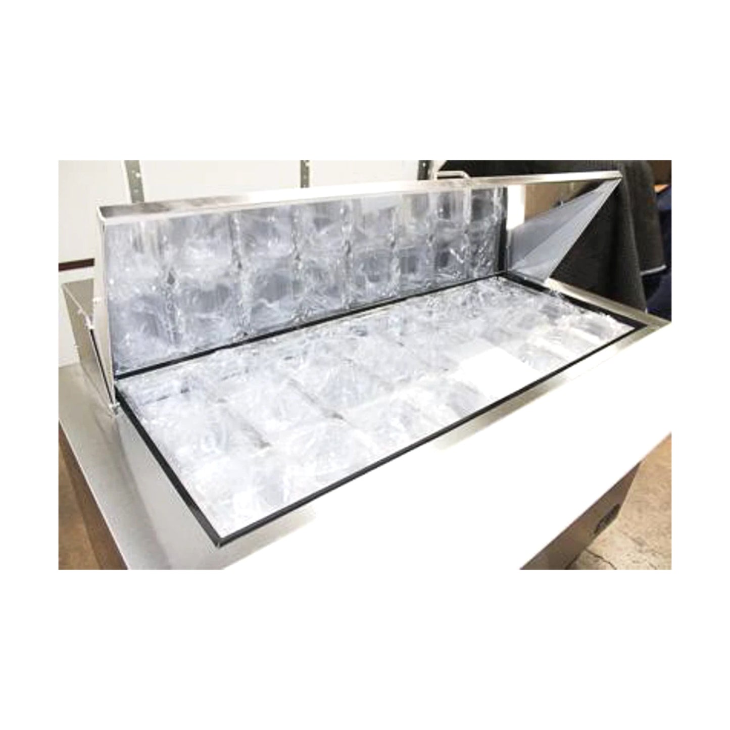 Polar PSP61M Mega-Top Sandwich Prep Table – 61″ Commercial Refrigerated Worktop